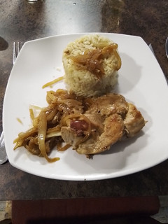 Una foto de Trenza De Cerdo Con Salsa De Miel Y Mostaza