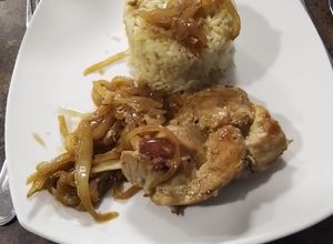 Una foto de Trenza De Cerdo Con Salsa De Miel Y Mostaza