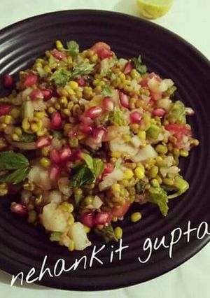 A picture of Sprouts chaat.