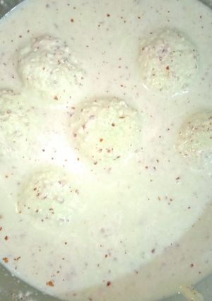A picture of Laziza rus malai.