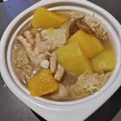 A picture of Chicken Feet Soup.