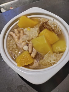 A picture of Chicken Feet Soup.