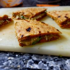 A picture of Chappati besan sandwich.