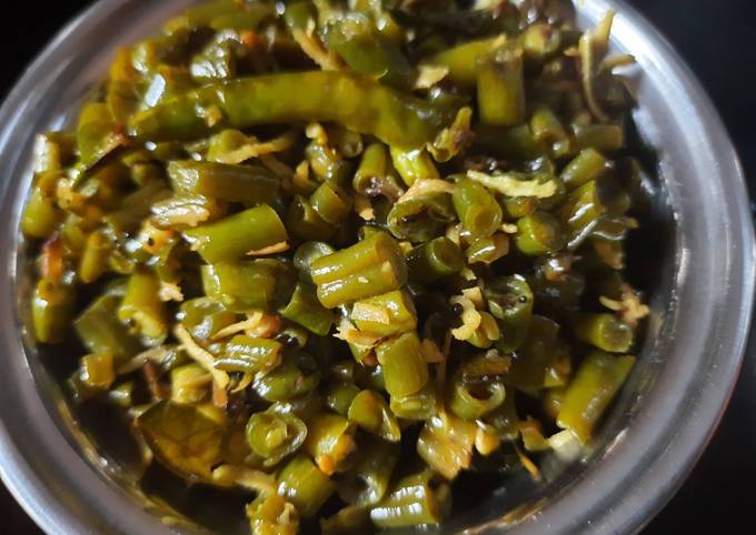 श्रावण घेवडा भाजी (shravan ghevda bhaji recipe in marathi) रेसिपी Anuja
