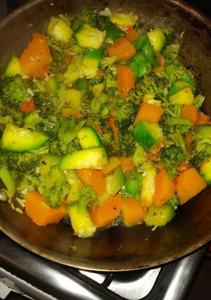 Una foto de Revuelto de verduras mega fácil