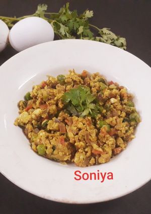 मसाला एग स्क्रैम्बल (Masala egg scramble recipe in hindi) रेसिपी मुख्य फोटो