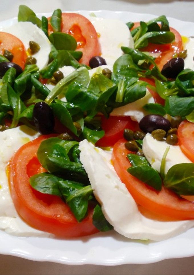 Una foto de "Recuerdos de Italia" (Ensalada caprese de la tierra)