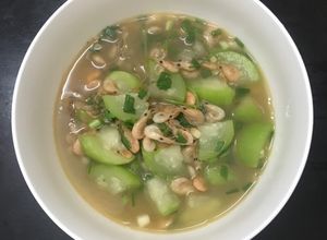 Hình của món Canh bầu nấu tép tươi.