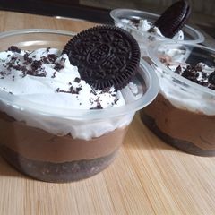 A picture of No bake Oreo dessert 😋😋😋.