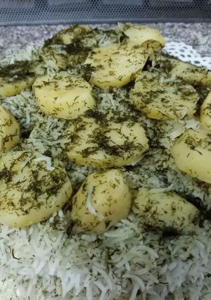 A picture of Dil pilau Persian rice.