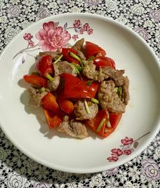 thịt thăn heo xào