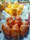 (652) Salted Bread Original dan Coklat