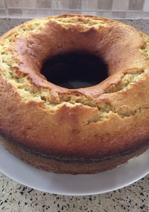 Una foto de Torta de durazno y banana (con mixer)