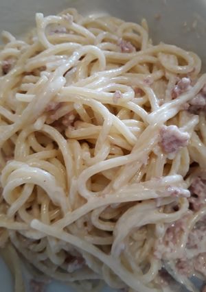 Foto de Espaguete cremoso com linguiça