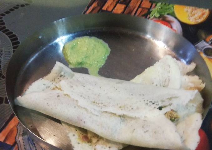 Special Paneer Dosa with chutney