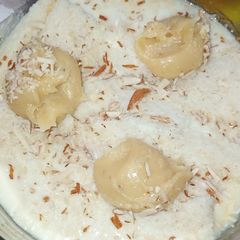 A picture of Malai Roll ups.