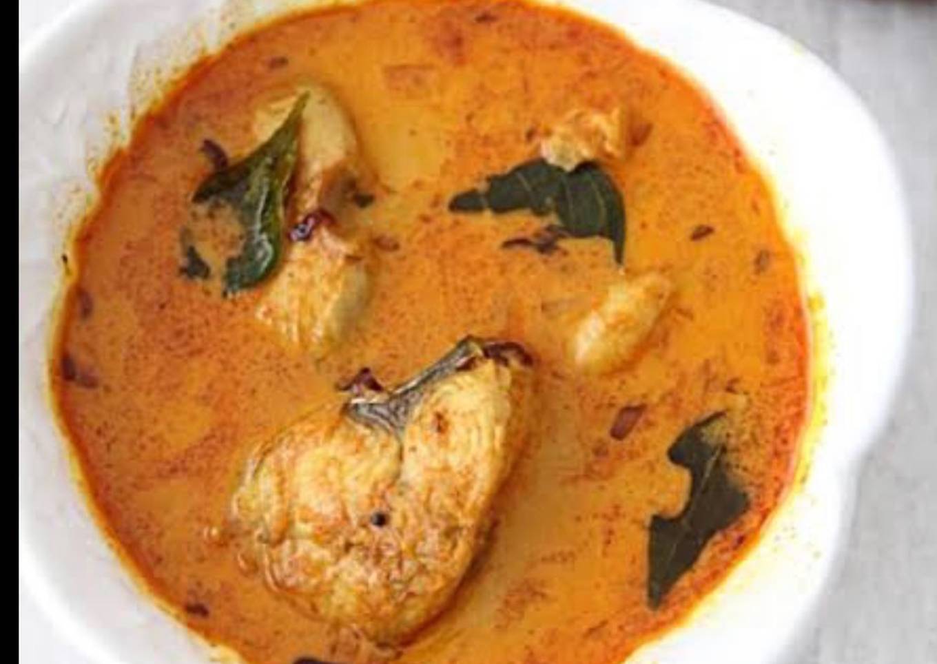 Momâ€™s yellow fish curry