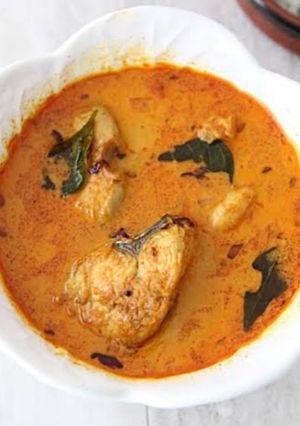 A picture of Mom’s yellow fish curry.
