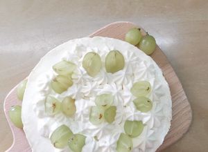 Hình của món Bánh nho xanh (Muscat Cake).