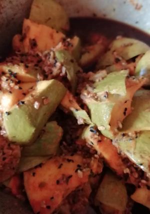 A picture of Aam pickle / mango pickle.