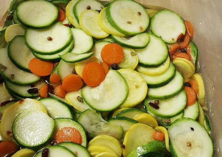 Simple Way to Make Homemade Pickled Veggie Salad