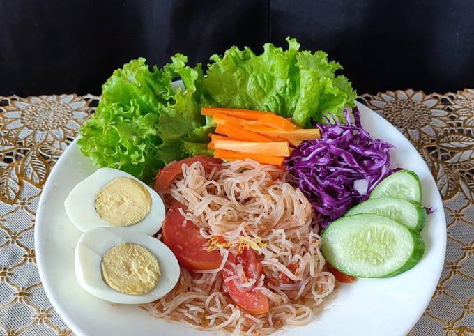 Anti Ribet, Buat Yum Woon Seen (Salad Bihun) Enak Terbaru
