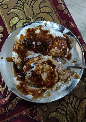 A picture of Dahi vada.