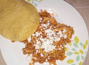 Una foto de Tostadas de carne polaca