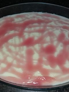صورة لوصفة محلايه بالحليب ومربى التوت 🍶🍓🍓😋