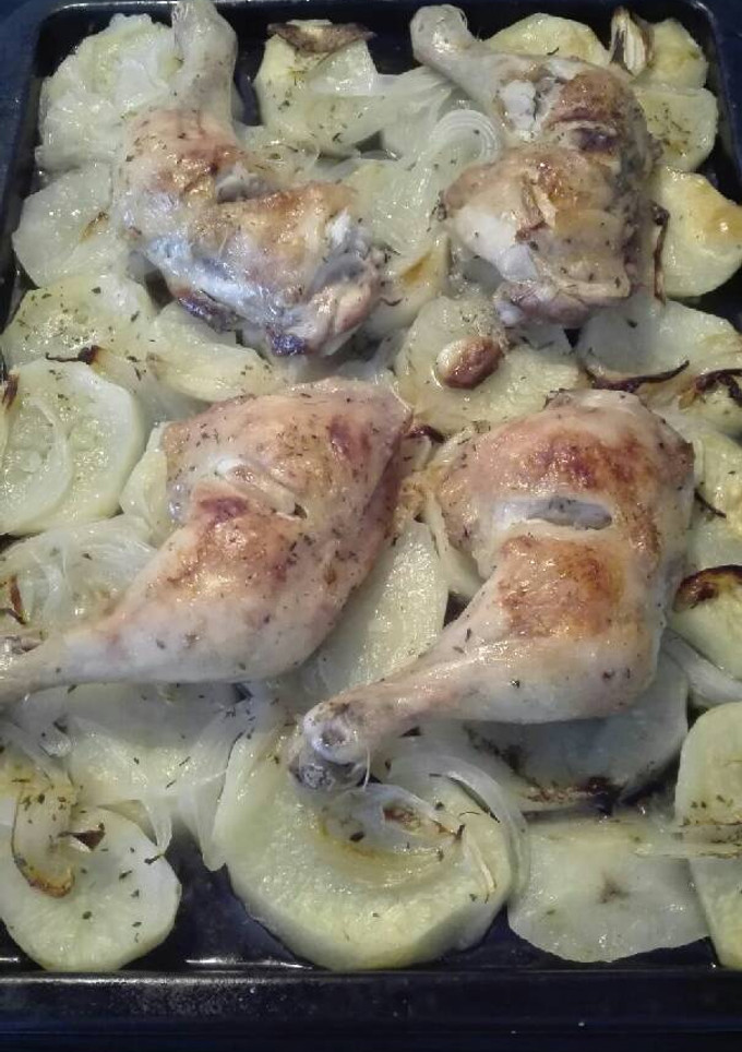 Una foto de Pollo asado con patatas