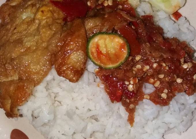 Anti Ribet, Bikin Sego Sambel Telur Dadar Simpel