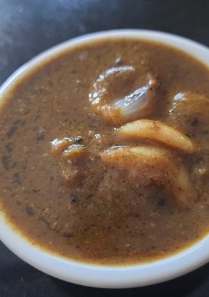 A picture of Granny's curry leaves pepper gravy.