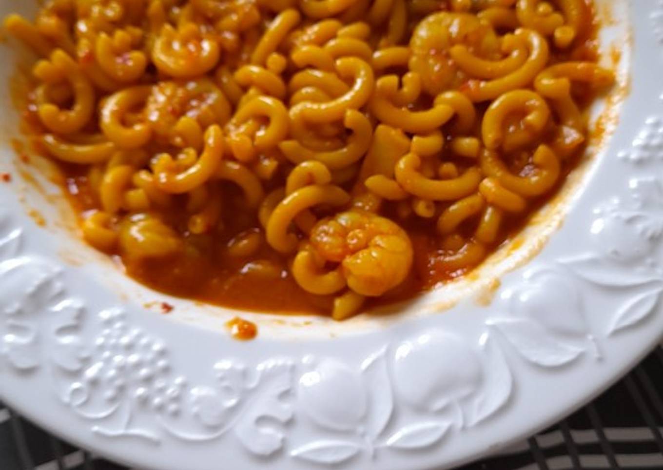 Fideuá con chocos y gambas