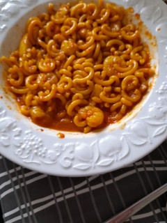 Una foto de Fideuá con chocos y gambas