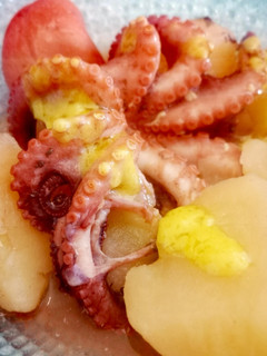 Una foto de Pulpo con patata y allioli