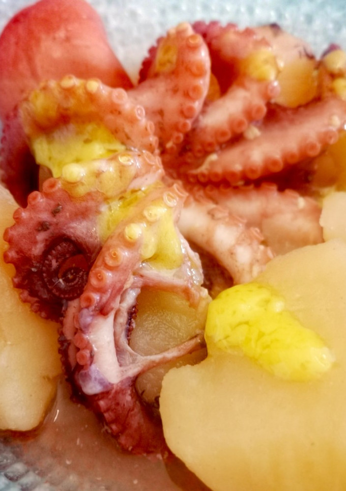 Una foto de Pulpo con patata y allioli
