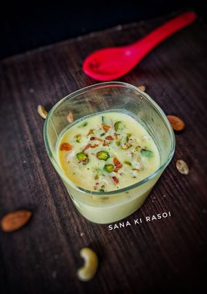 A picture of Besan Doodh.