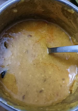 A picture of Dal fry.