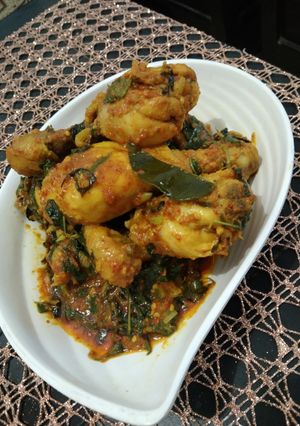 Resep 484. Rica Rica Ayam Kuning Daun Kemangi oleh Dapoer Budhe - Cookpad
