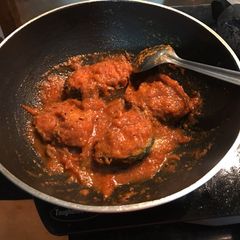 A picture of Tomato Fish.