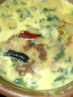 கோவை கீரை பருப்பு கடைசல் (Kovai keerai paruppu kadaiasal recipe in tamil) செய்முறை முக்கிய புகைப்படம்