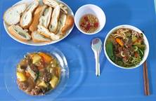 Bò sốt vang (ăn bún hoặc bánh mỳ)