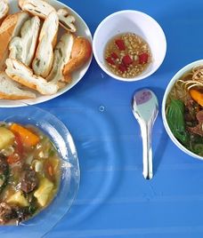 bò sốt vang bánh mì