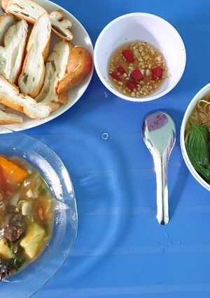 Hình của món Bò sốt vang (ăn bún hoặc bánh mỳ).
