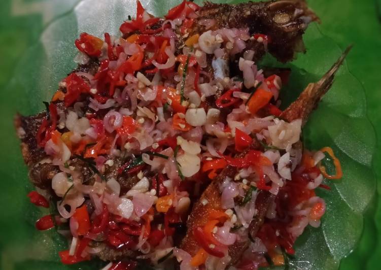 Nila goreng sambal matah