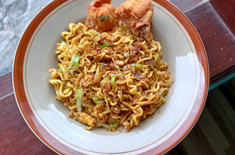 Cara Membuat Mie Goreng Telur Yang Sempurna