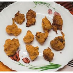 Cauliflower (Gobhi) Pakoda A picture of Cauliflower (Gobhi) Pakoda.