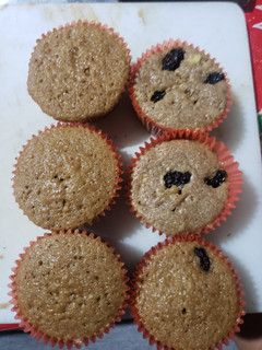 Una foto de Muffins de manzana con canela