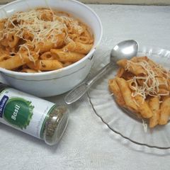 A picture of Pasta in red sauce.
