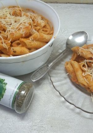 A picture of Pasta in red sauce.